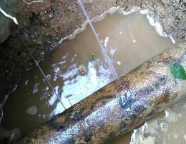 舟山市楼顶渗水维修公司分享下地暖漏水的原因及检测方法。